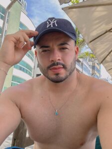 Brasiliano di 33 anni erco amicizia +