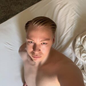 Cerco un uomo con cui condividere una relazione sentimentale.